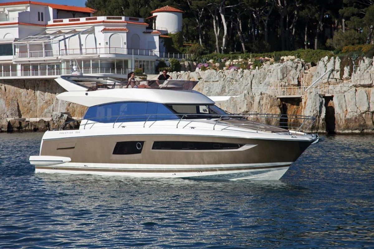 PRESTIGE 500 FLY YACHT CHARTER