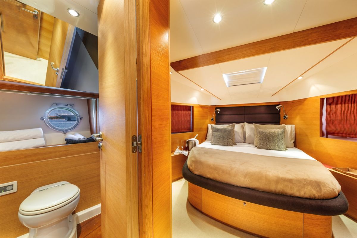 DOUBLE CABIN