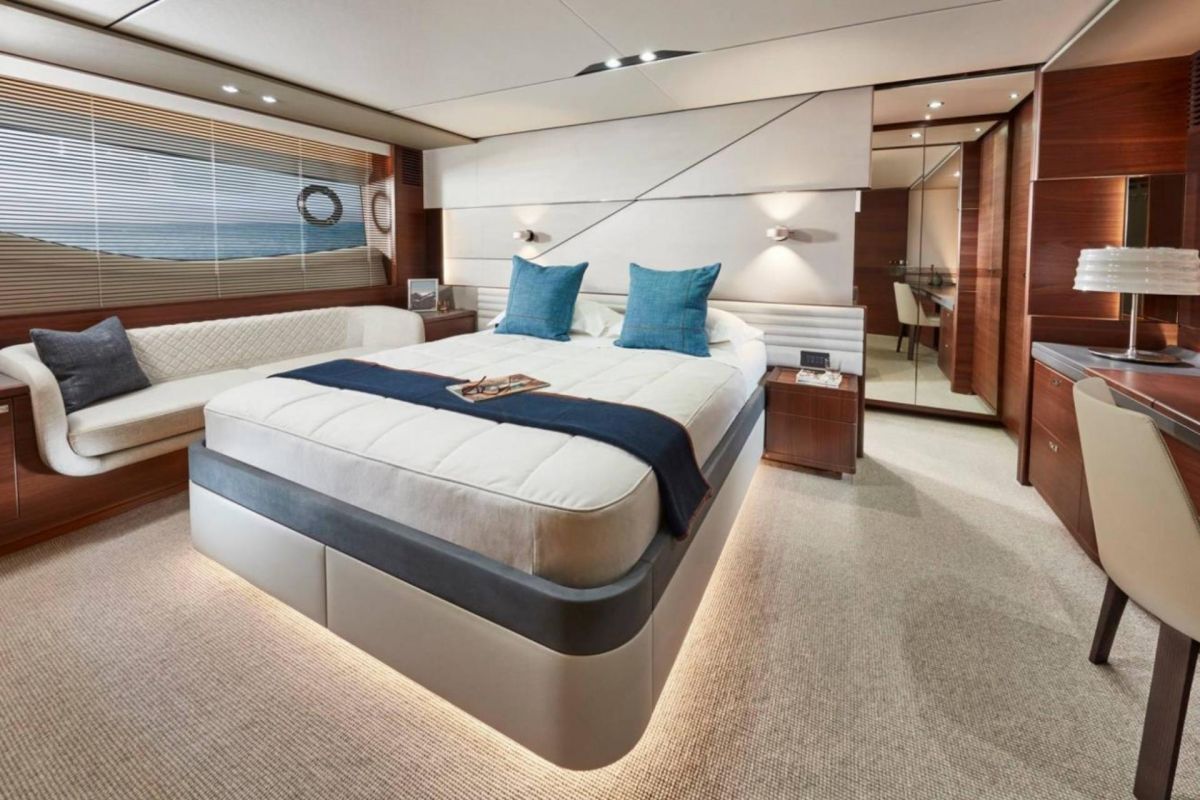 DOUBLE CABIN
