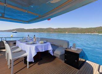 MAIN DECK AFT