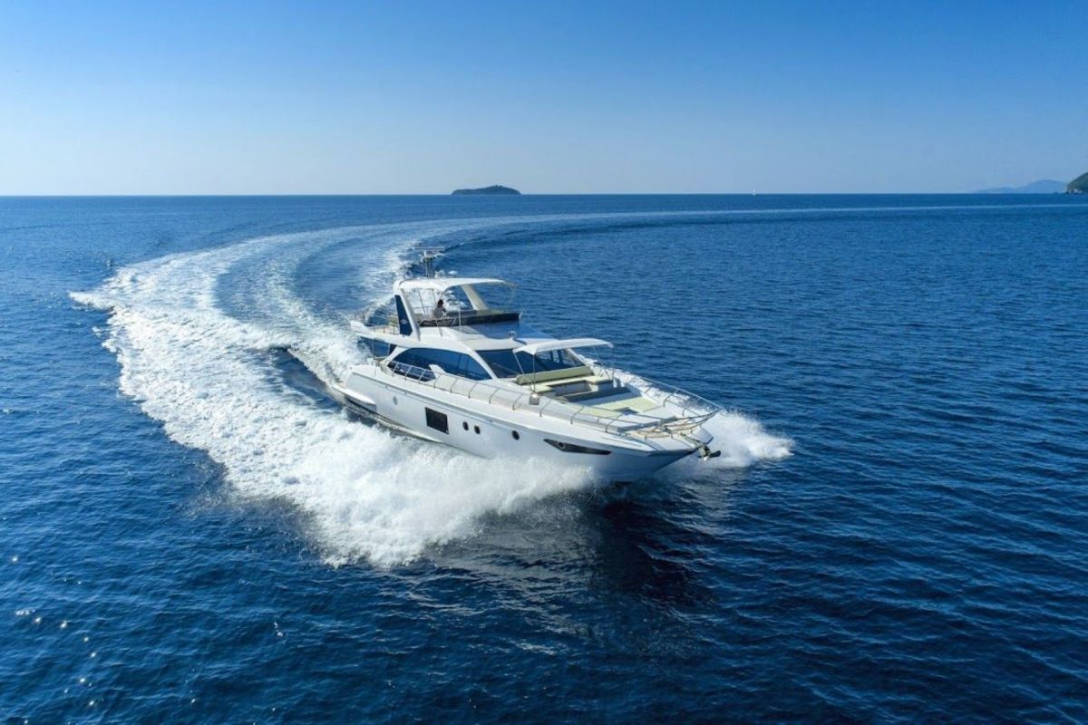 AZIMUT 66 YACHT FOR CHARTER