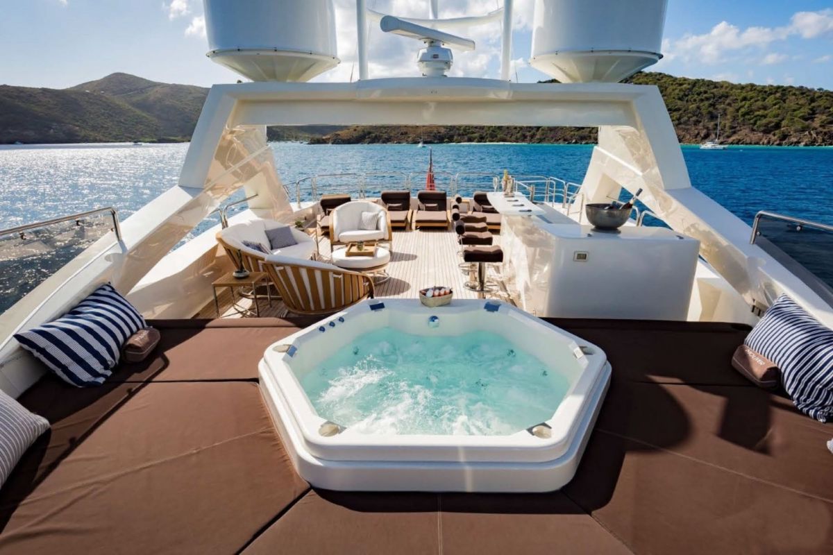 sunseeker yacht with jacuzzi