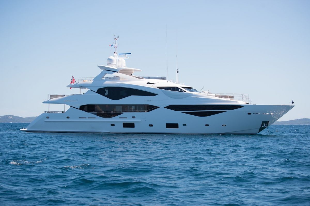 SUNSEEKER 131 YACHT FOR CHARTER