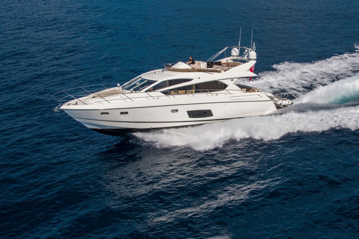 SUNSEEKER MANHATTAN 63 YACHT