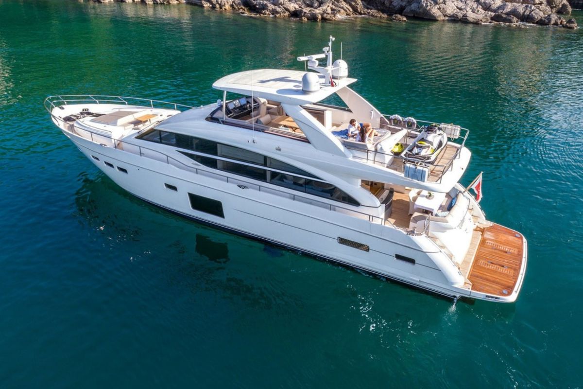 PRINCESS 82 YACHT FOR CHARTER