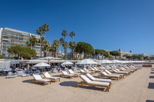 La Môme beach restaurant in Cannes