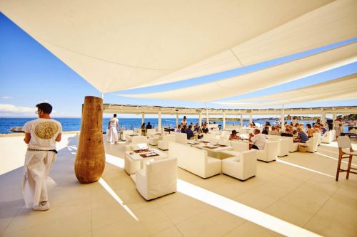 Purobeach Illetas beach club and restaurant in Mallorca