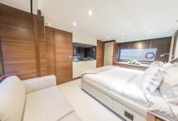 Princess 68 - master cabin