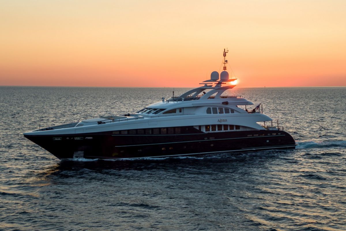 HEESEN 44M