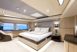 Gulf Craft Majesty 100 - master cabin 