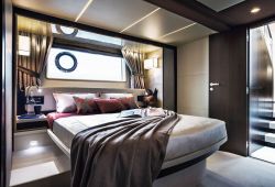 Azimut 66 - master cabin