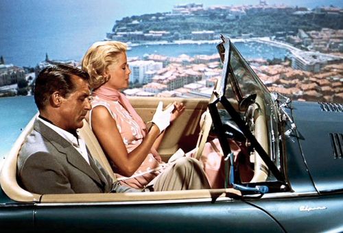 A scene from the film To catch a thief starring Grace Kelly and Carry Grand in a car