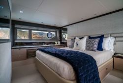 Sunseeker Manhattan 66 - master cabin