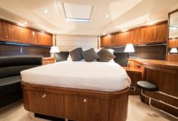 Sunseeker Manhattan 70 - master cabin