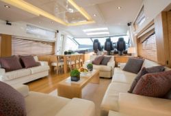 Sunseeker Predator 84 yacht rental French Riviera - salon