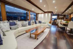 Sunseeker 28m yacht rental French Riviera - salon