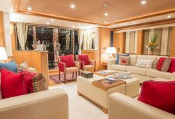 Sunseeker 34m yacht rental French Riviera - salon