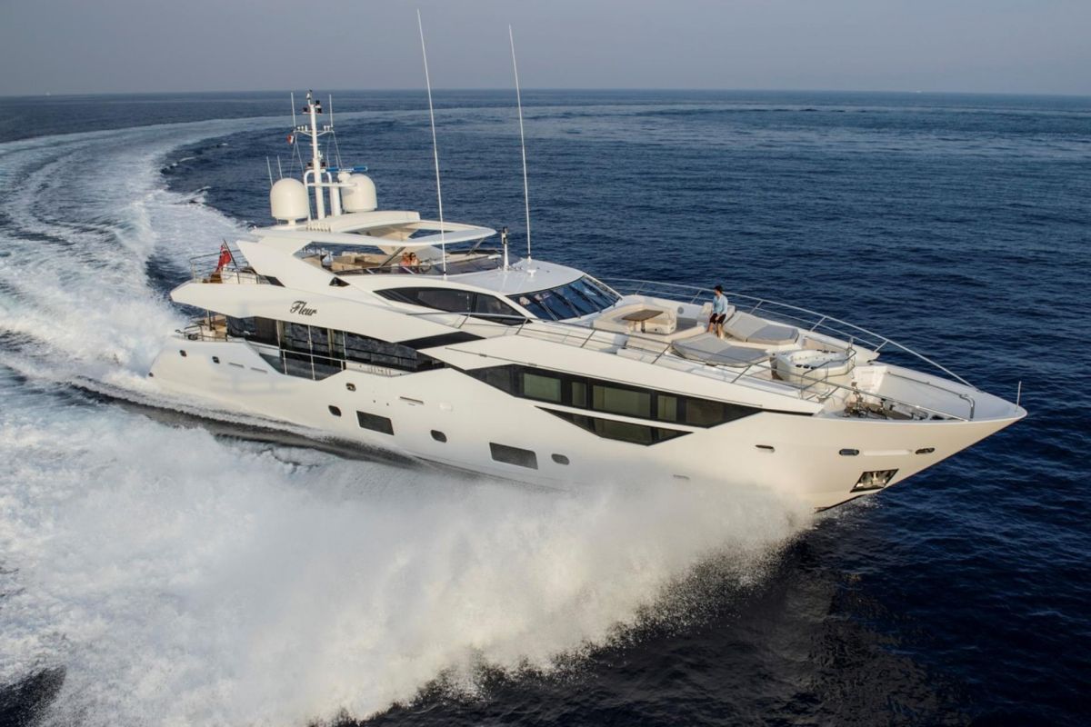  SUNSEEKER 116 YACHT FOR CHARTER