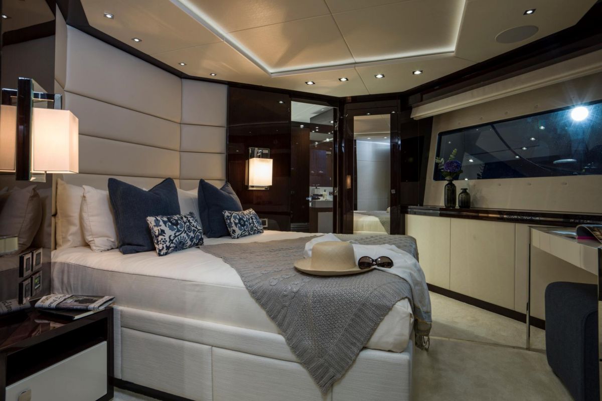 DOUBLE CABIN