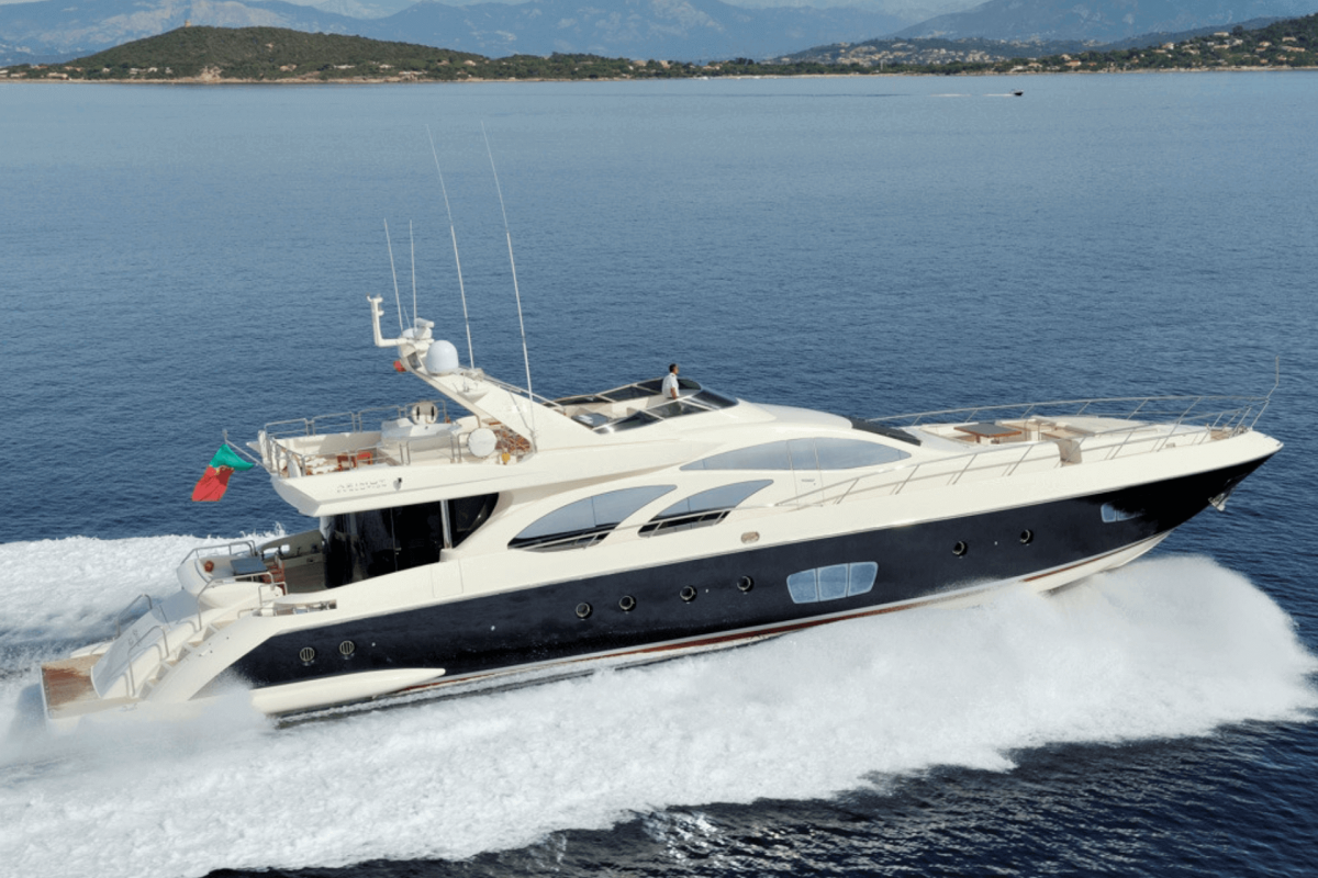 AZIMUT 100 YACHT FOR CHARTER