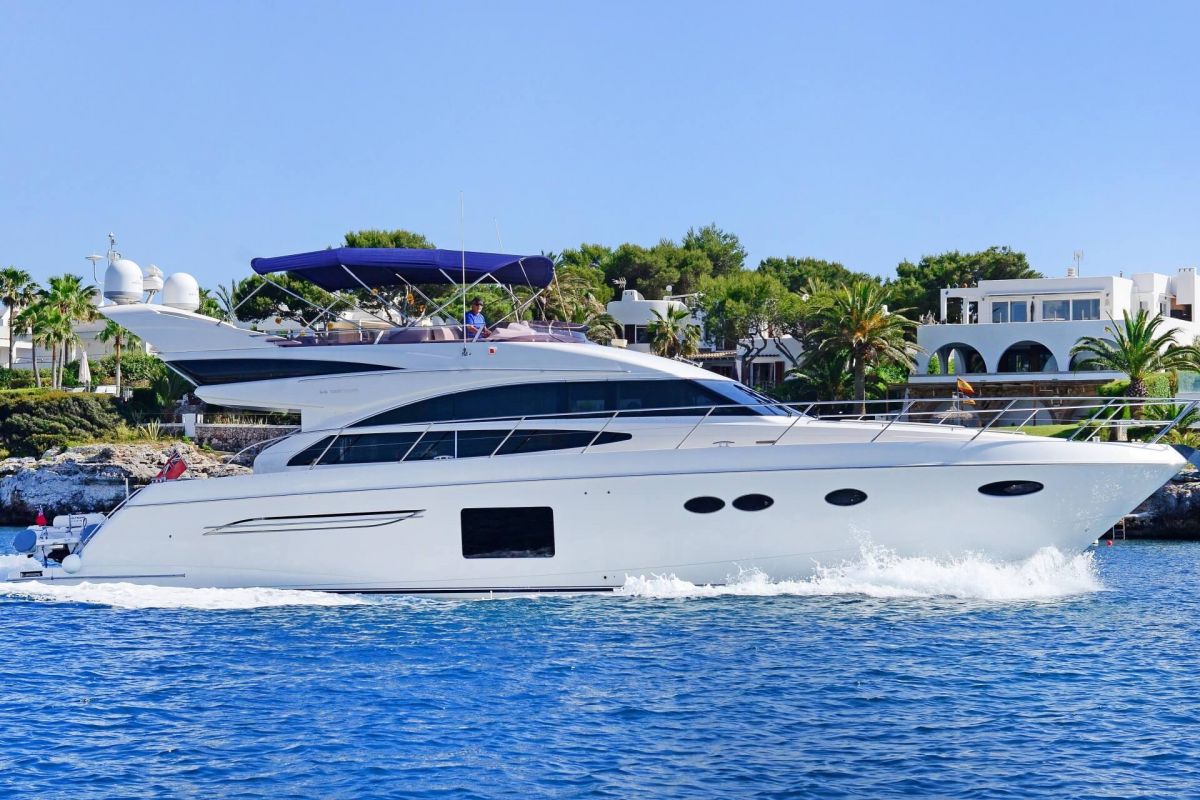 PRINCESS 64 YACHT FOR CHARTER