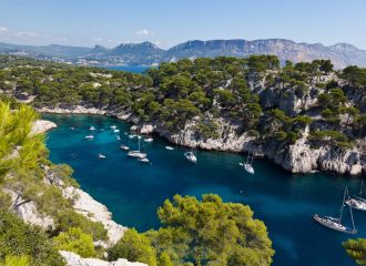 Yacht charter Calanques, yacht rental Calanques Marseille