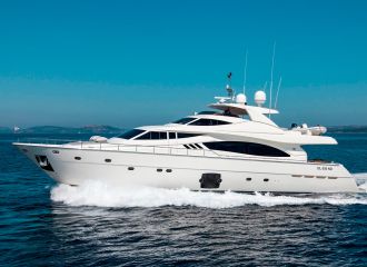 FERRETTI 881 RPH YACHT FOR CHARTER