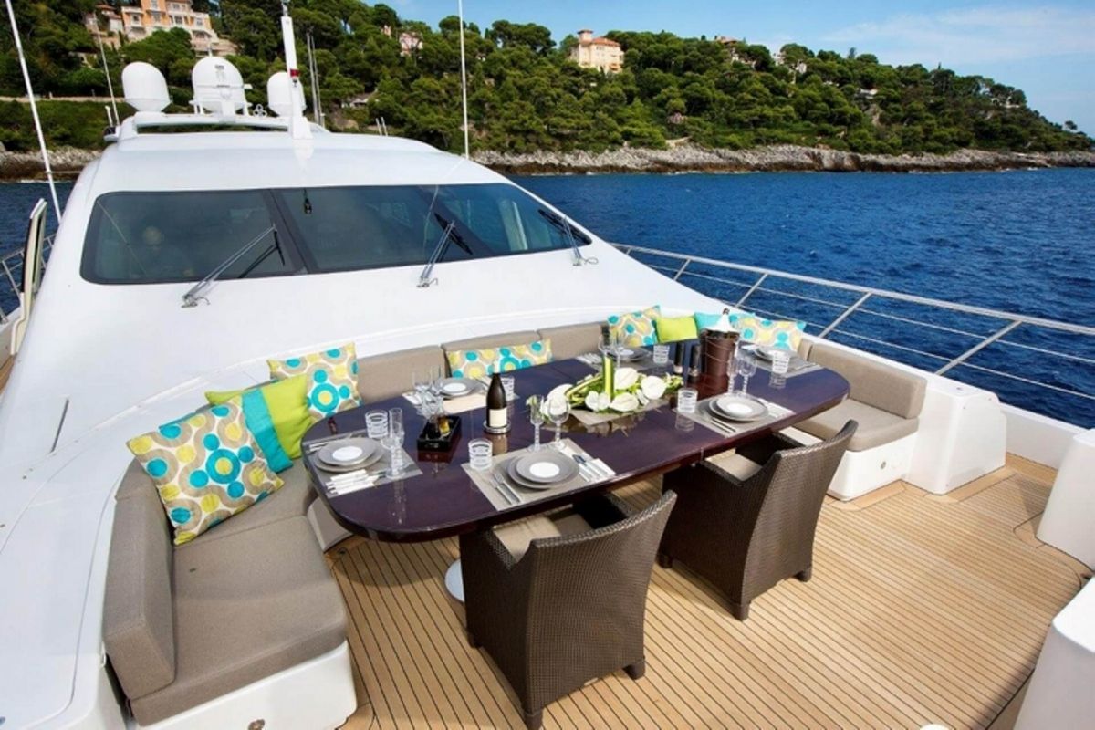 FOREDECK DINING