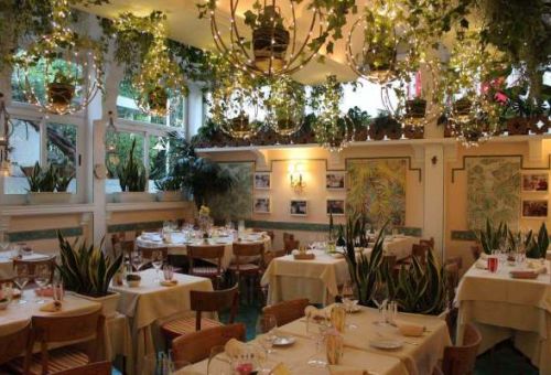 The dining room of the restaurant La Capannina on the island of Capri