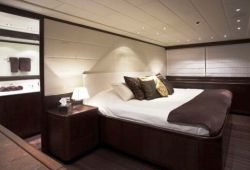 Mangusta 92 - master cabin