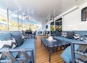 AFT DECK LOUNGE