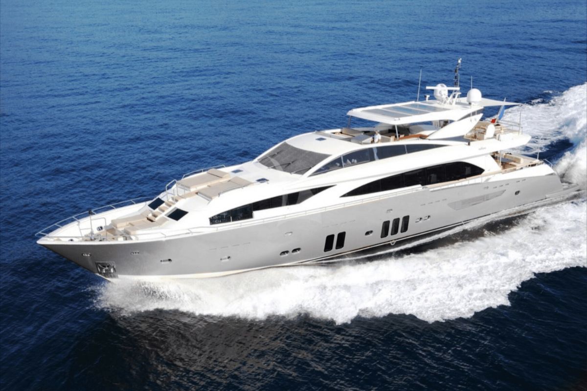 COUACH 3700 FLY YACHT FOR CHARTER