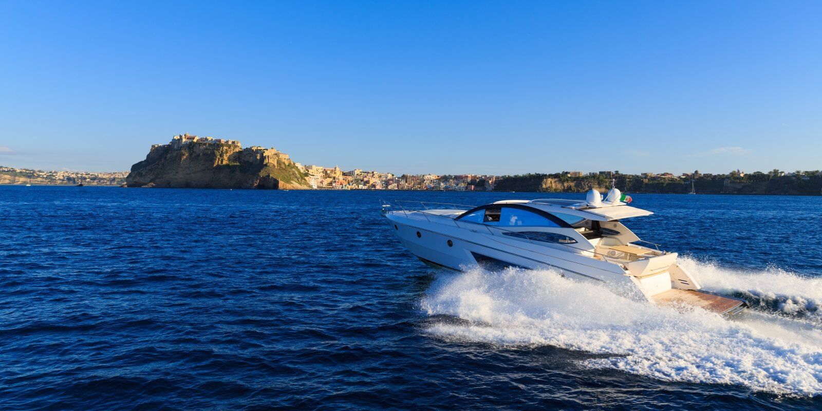 rent a yacht st tropez