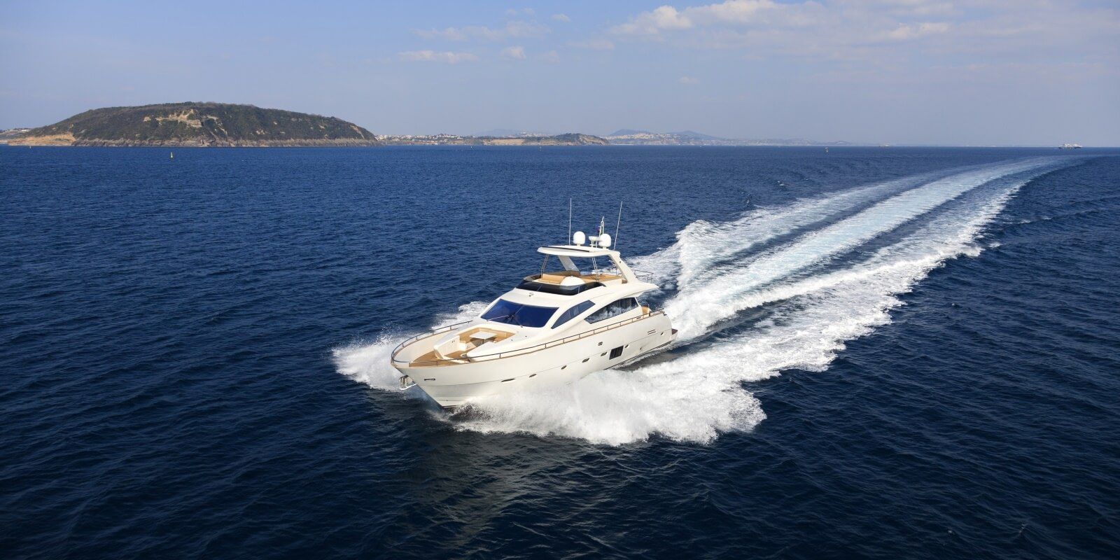 https://www.talamare.com/medias/A motor yacht cruising during a day yacht charter on the French Riviera