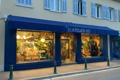 Showcase of the art gallery Atelier 55 in Saint-Tropez