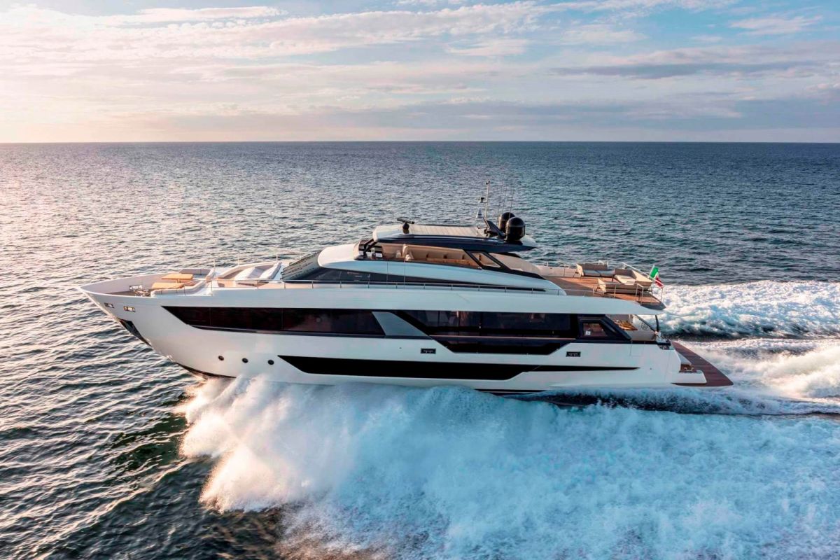 FERRETTI 1000 YACHT FOR CHARTER