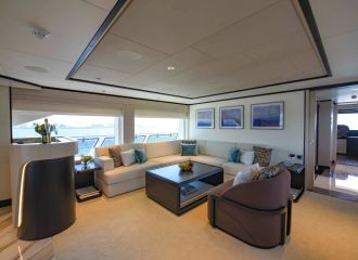 UPPER DECK LOUNGE