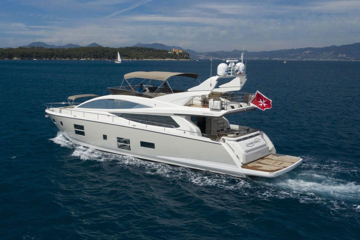 PEARL 75 YACHT CRUISING