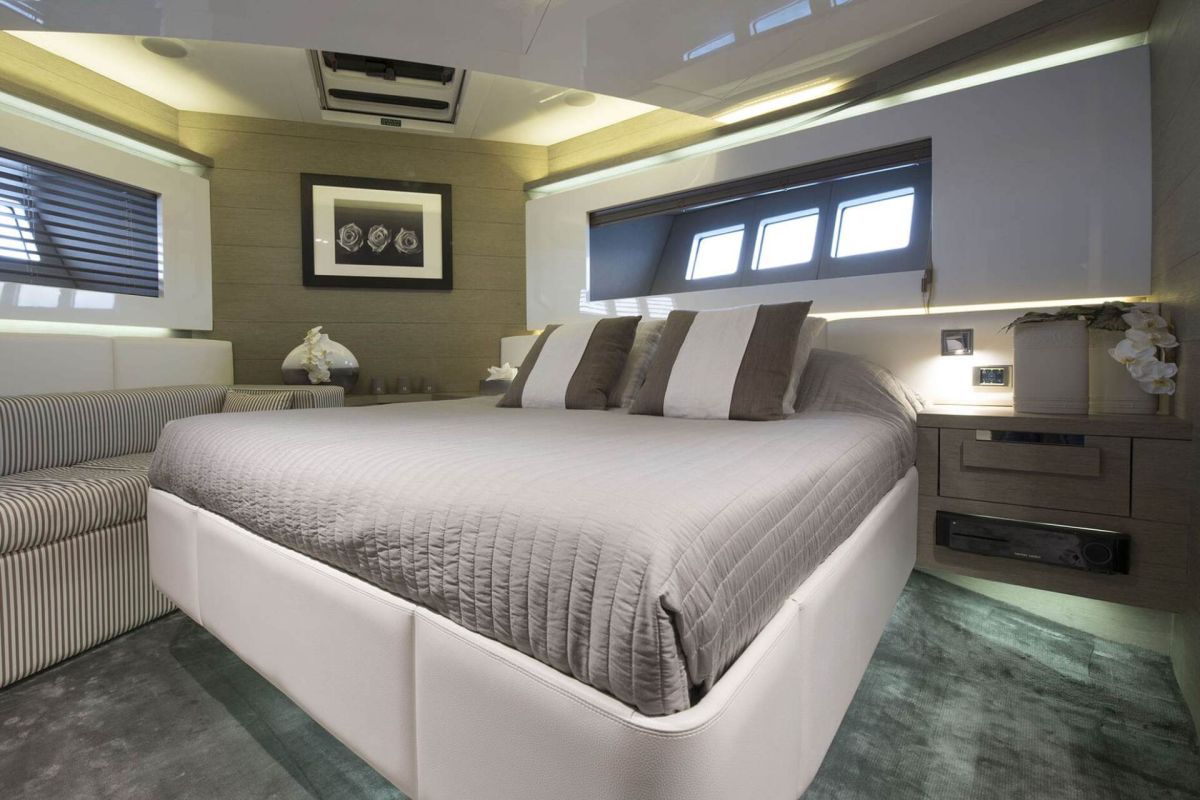 DOUBLE CABIN
