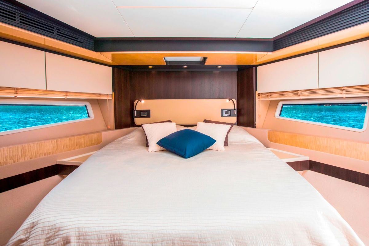 DOUBLE CABIN
