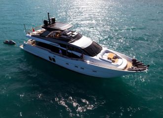 SANLORENZO 78 YACHT CHARTER