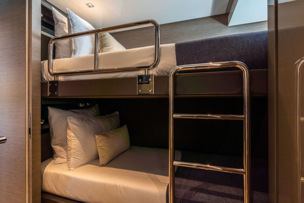 TWIN CABIN