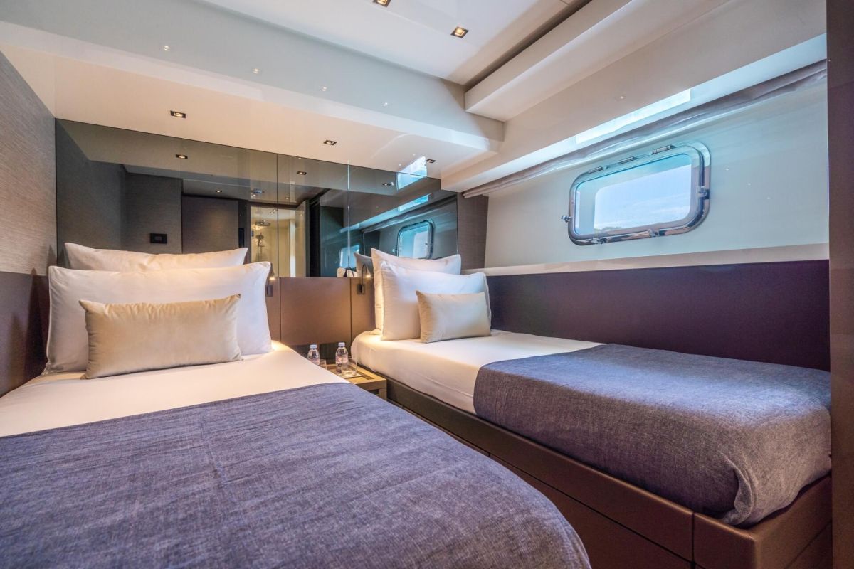 TWIN CABIN