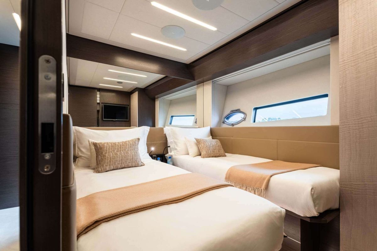 TWIN CABIN