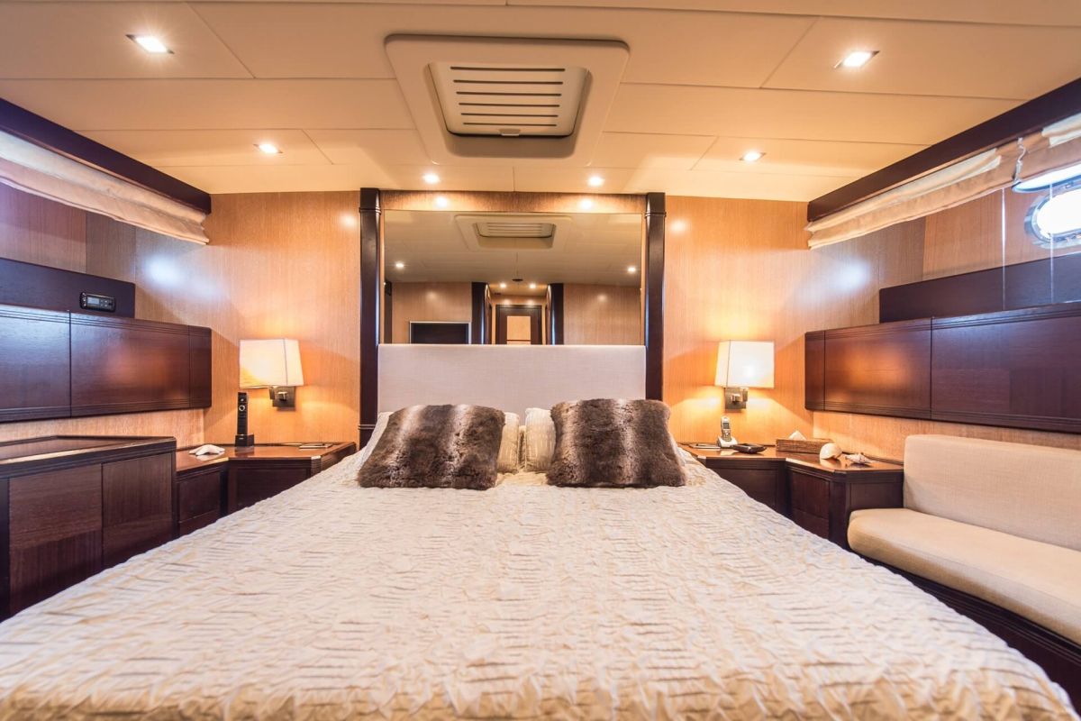 DOUBLE CABIN