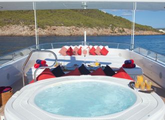 SUNDECK JACUZZI