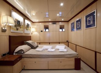 DOUBLE CABIN