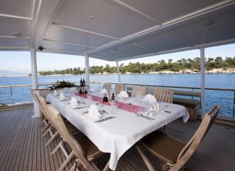 MAIN DECK AFT