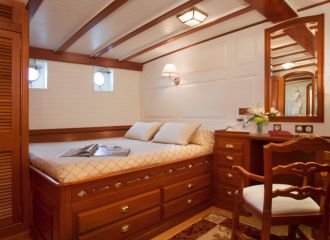 DOUBLE CABIN