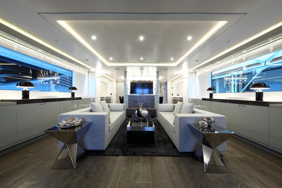 MAIN DECK SALON